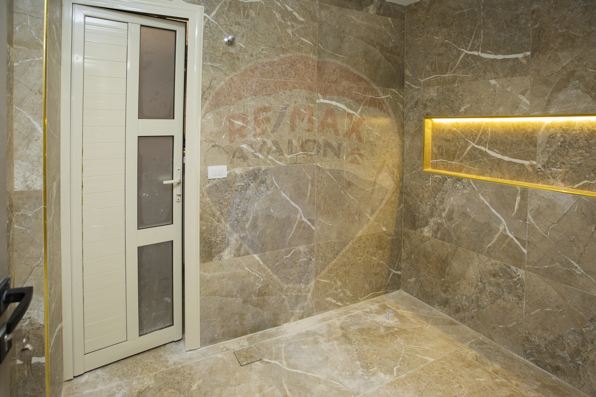 Apartment for sale 215 m Louran (third number from the sea)