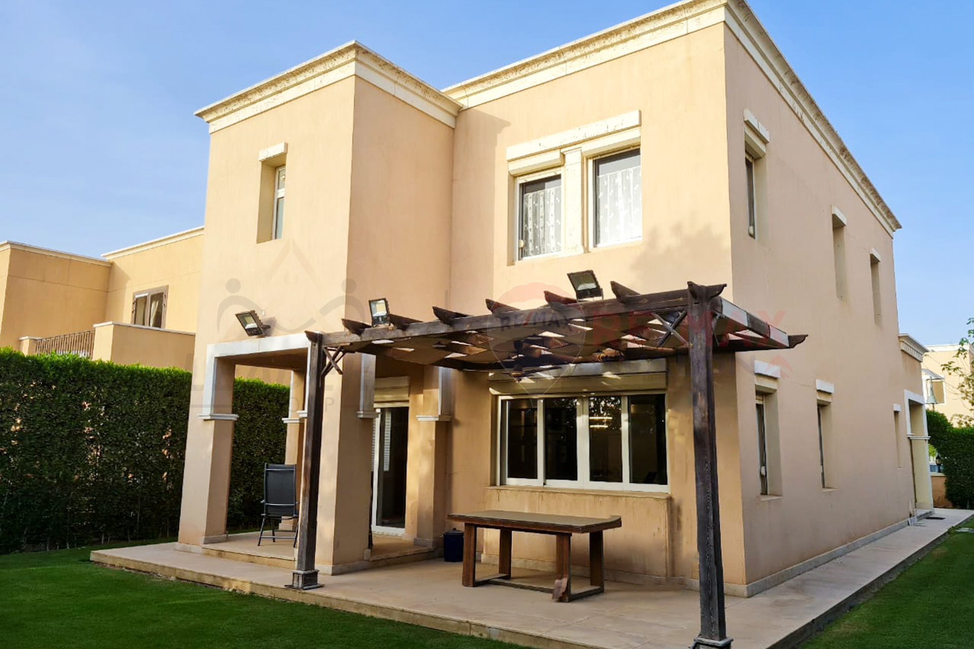 Stand-alone villa for sale 425 m (Mivida - Fifth Settlement)