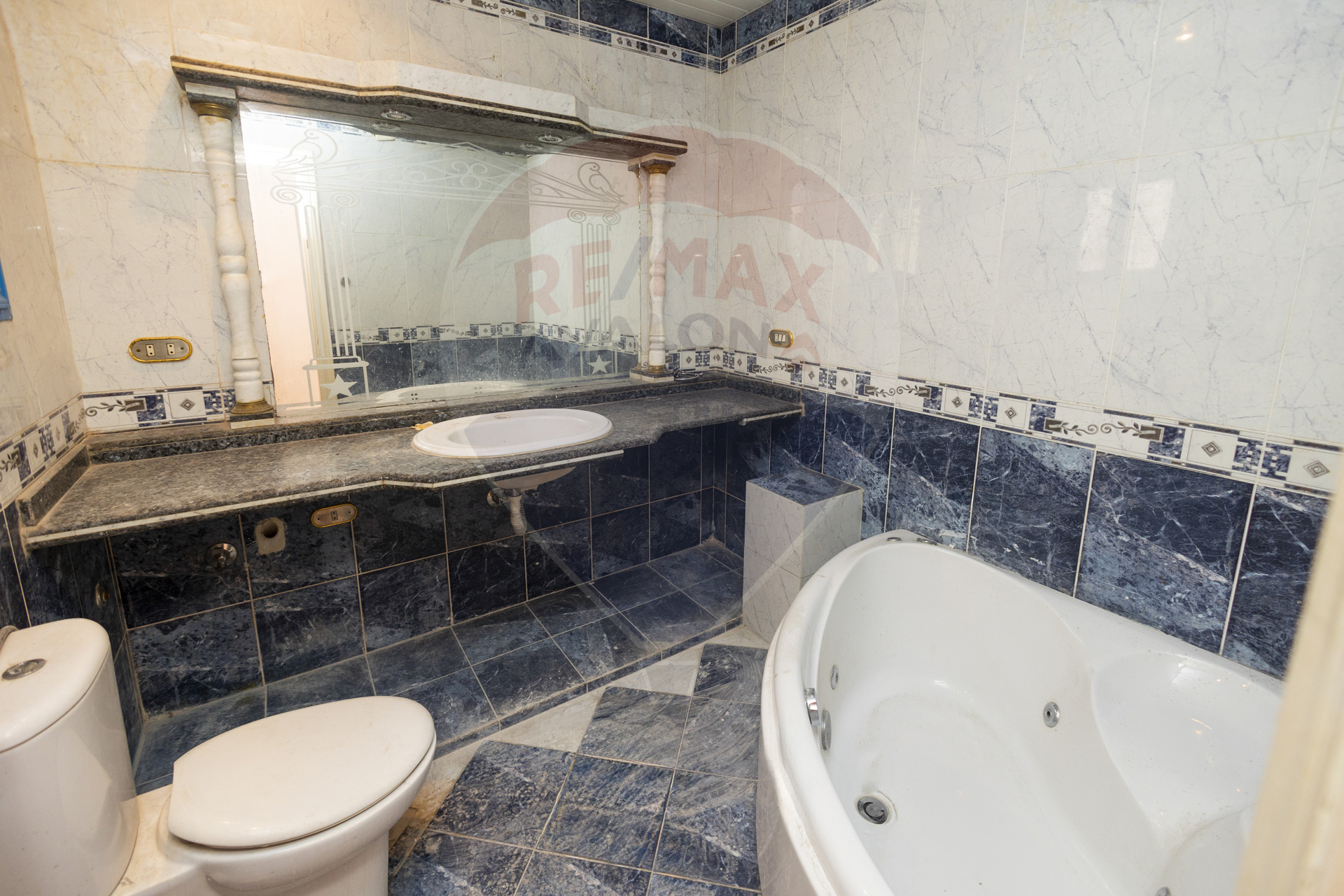Duplex for sale 300 m Miami (Gamal Abd-AlNasser st)