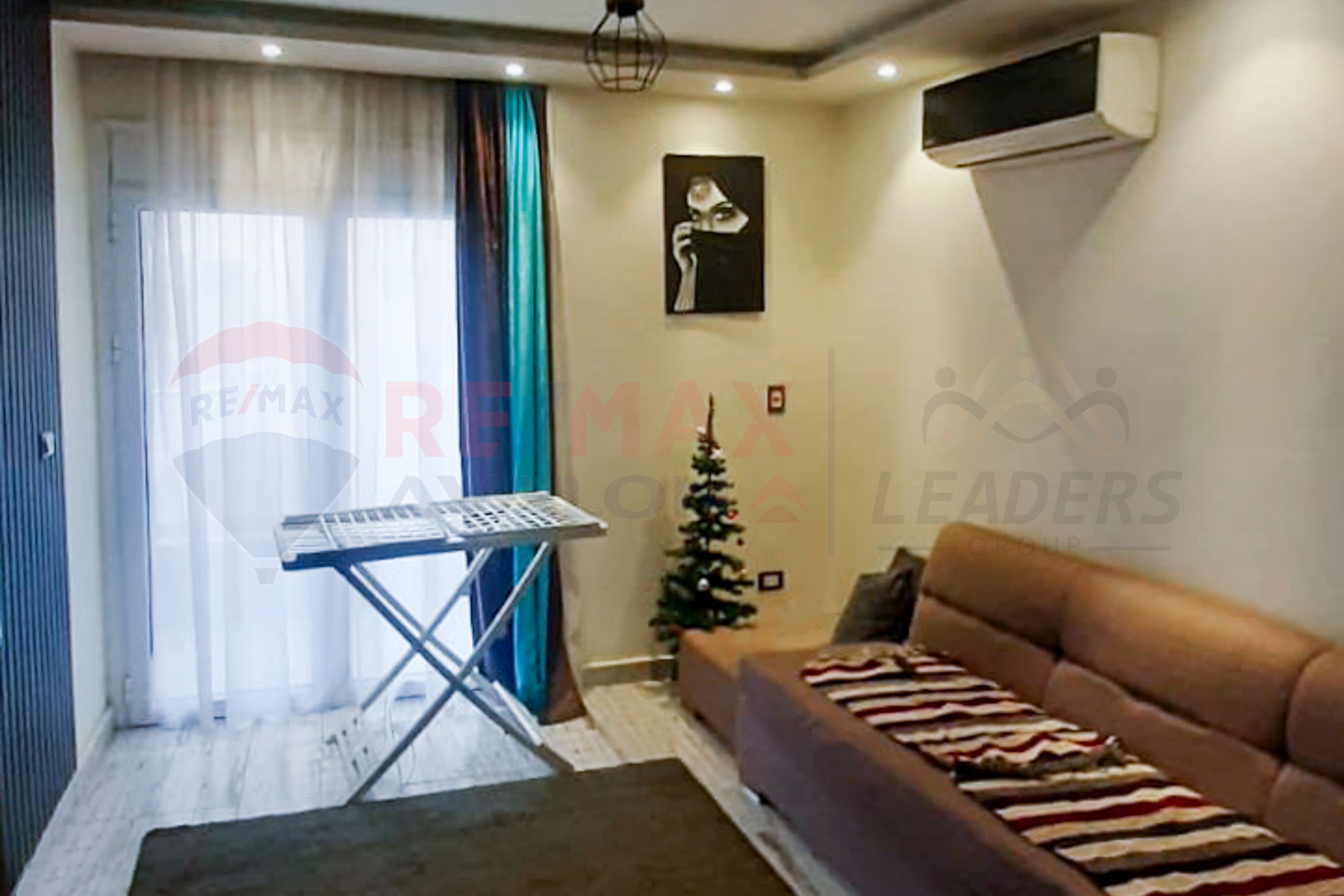 Apartment for sale 300 m in Miami (directly on the sea)