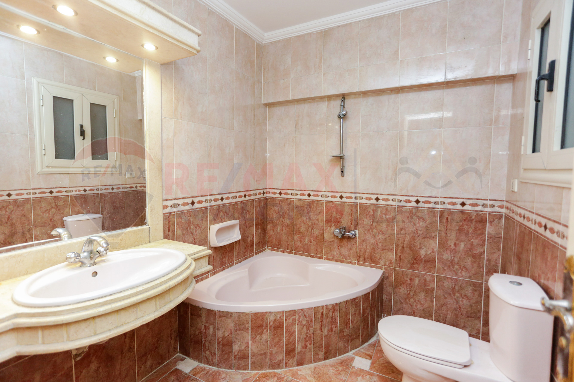 Apartment for sale 250 m Janaklis (Abu Qir St.)