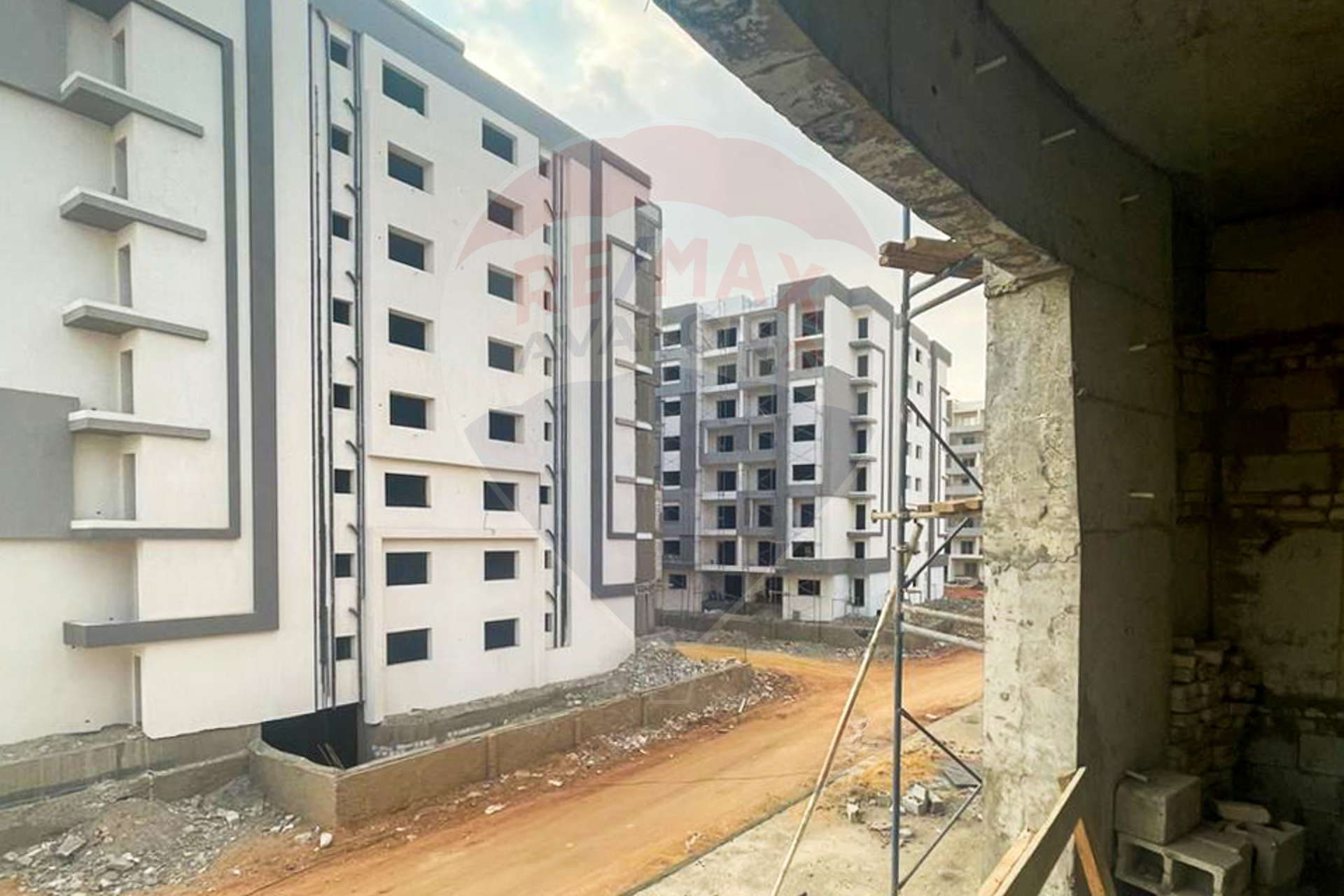 Shop + roof for sale 49 m Administrative Capital (Hub Capital - Al-Sefarat District)