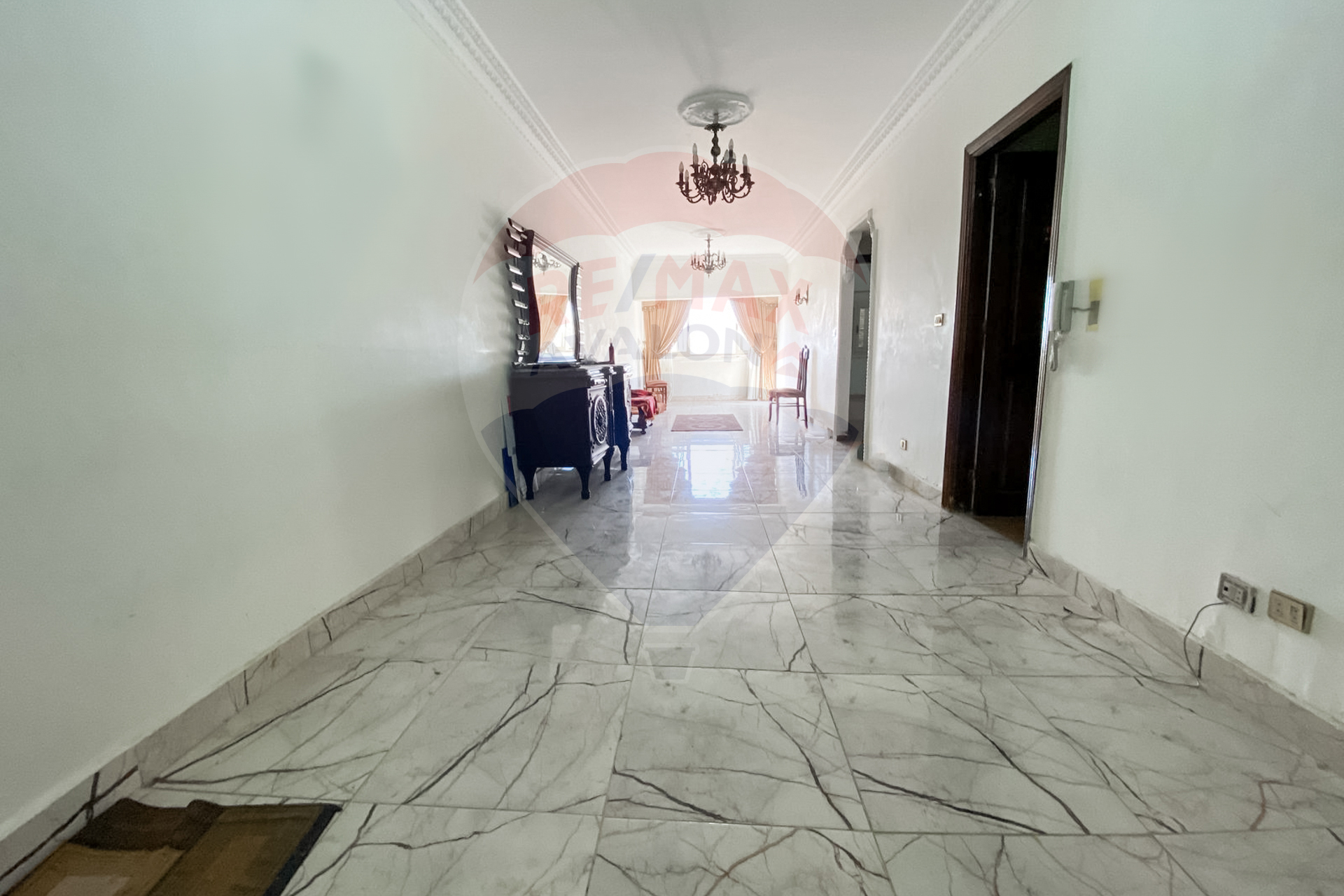 شقة للبيع 135 م سموحة (ش توت عنخ امون)