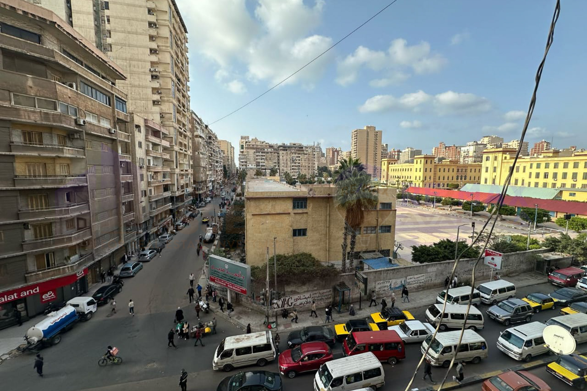 شقة للبيع 230 م لوران (ش أبو قير مباشر)