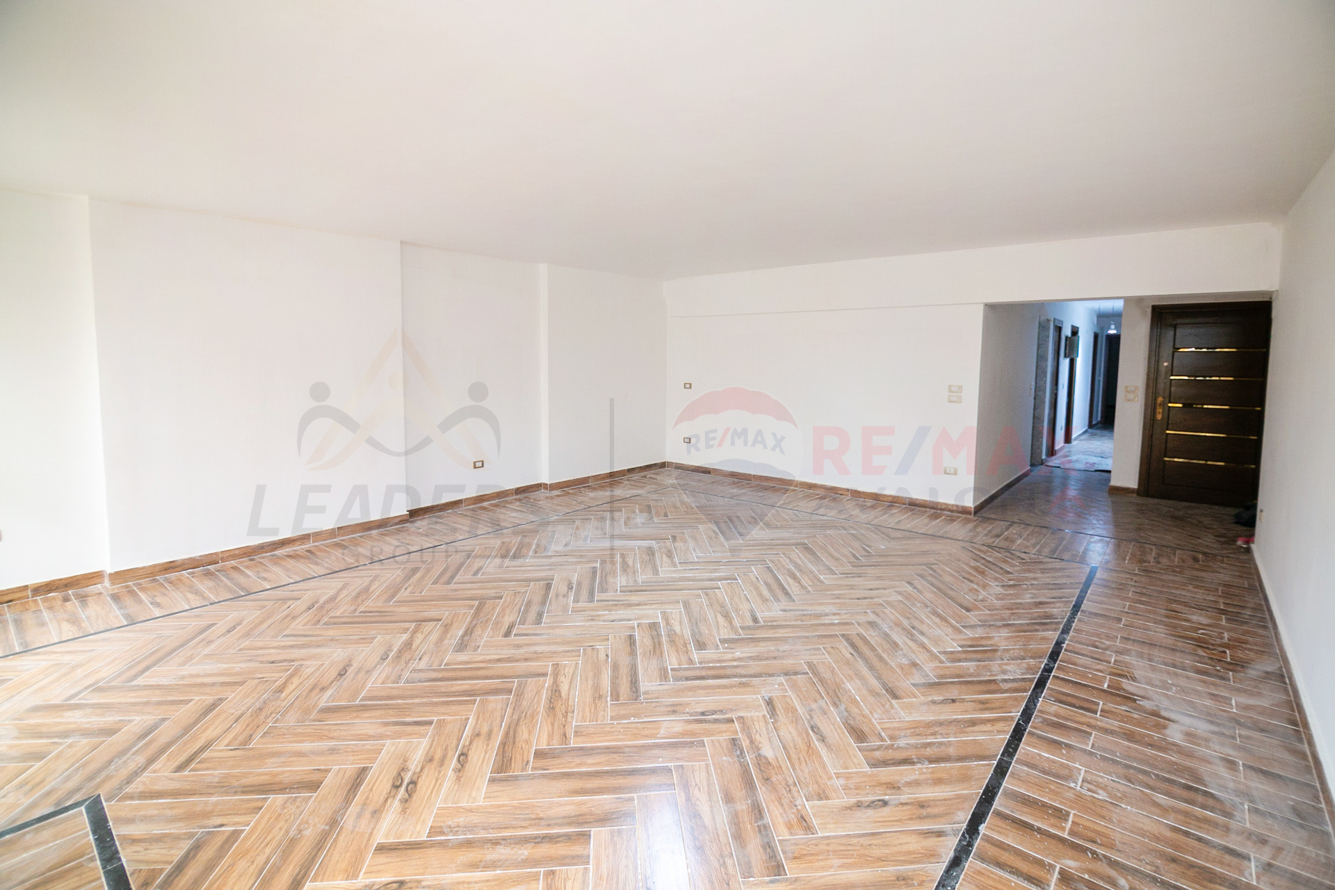 Administrative headquarters for rent 200 m Roushdy (Abu Qir St.)