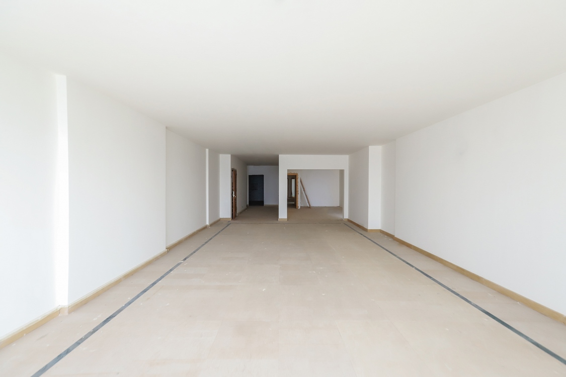 شقة للبيع 350 م لوران (على البحر مباشرة)- أول سكن