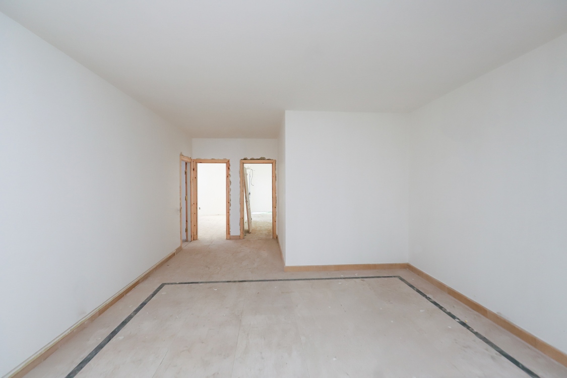 شقة للبيع 350 م لوران (على البحر مباشرة)- أول سكن