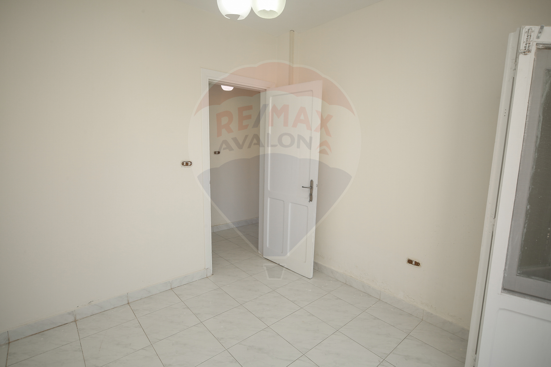 Chalet with roof for sale (El fayrouz beach) 138 m