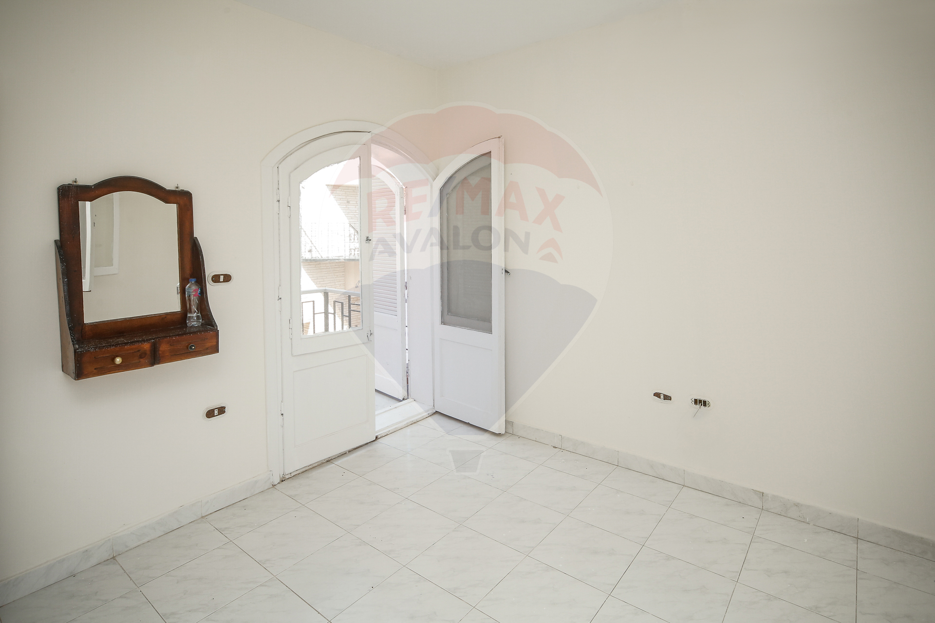 Chalet with roof for sale (El fayrouz beach) 138 m