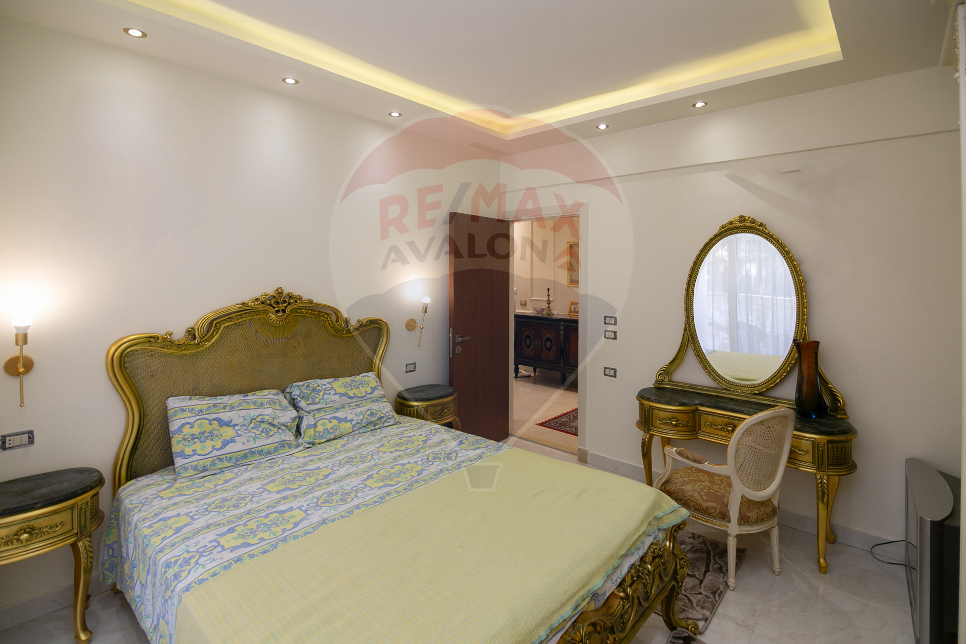 فيلا للإيجار المفروش الكينج مريوط (طريق كارفور أمام كينج رانش) 1,500 م