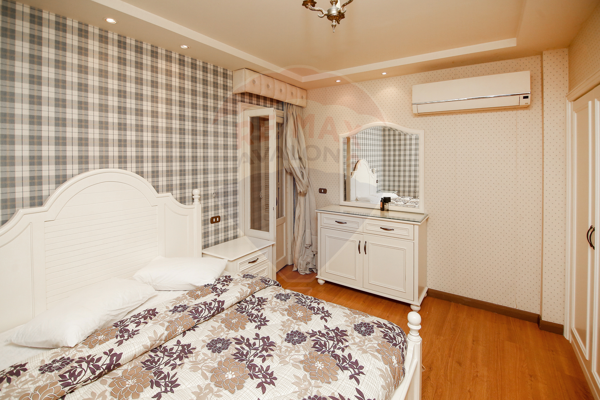 Apartment for sale 365 m Al-Saraya ( directly on the sea )