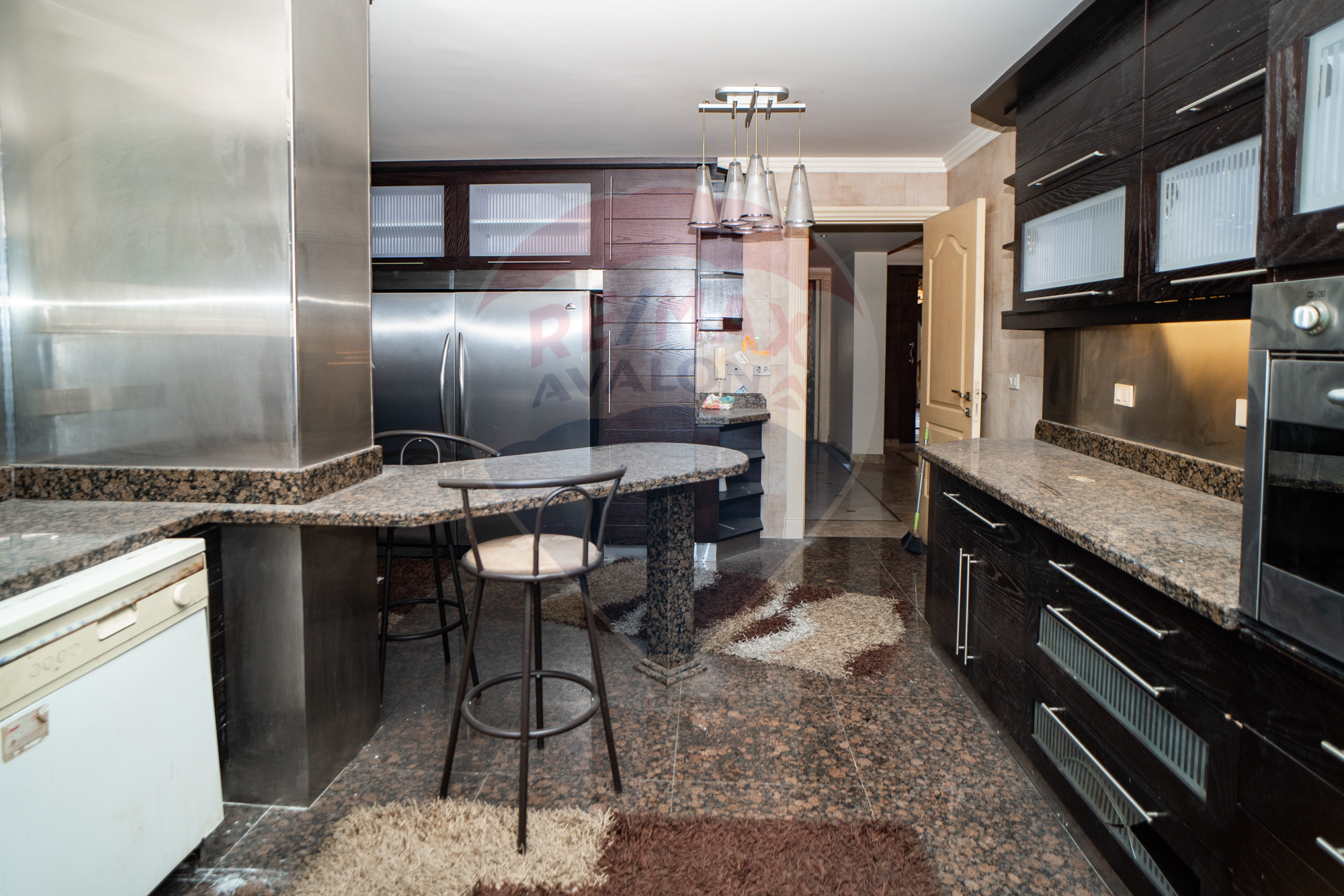 شقة للبيع 636م سموحة (ش البرت الاول - عمارات البارون)