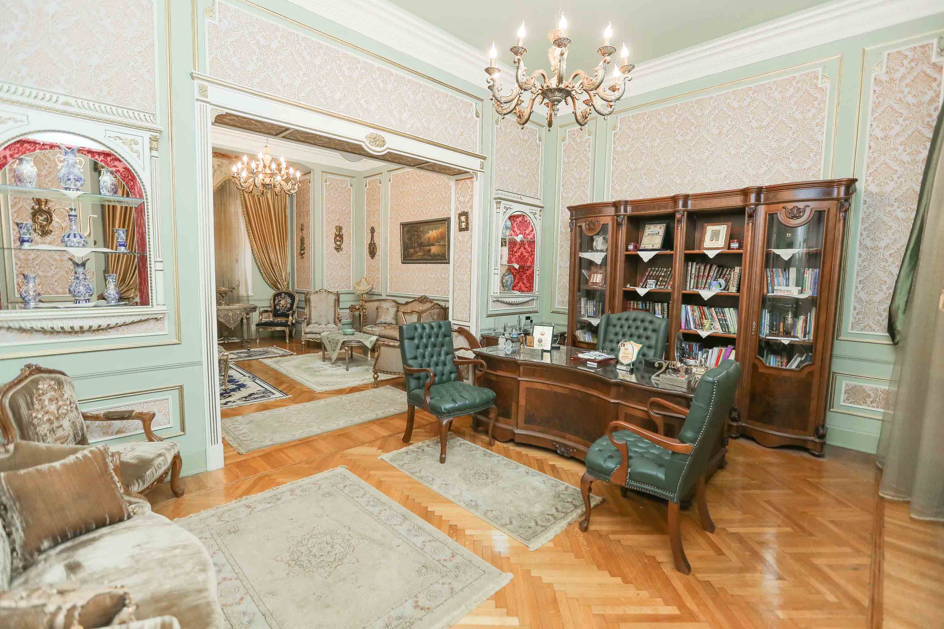 Apartment For sale or rent 450m - Latin District (Front of Medicine- ِNear to sea)