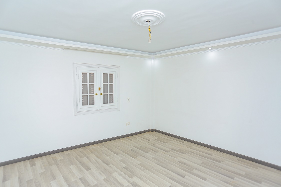 Apartment for sale 185m El-Azarita (Near to Tram station.)