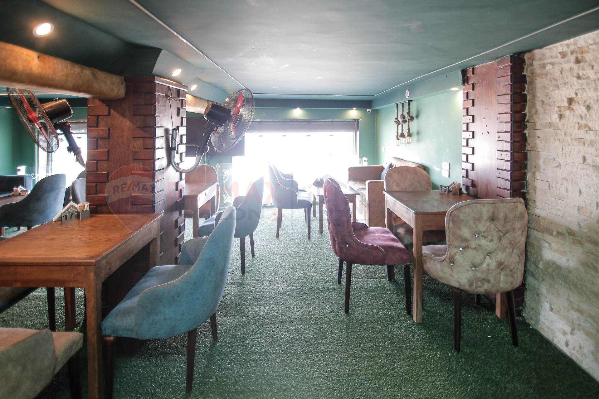 Ground furnished store for rent 100 m +  Up floor space Al-Ibrahemeya (Directly on sea)