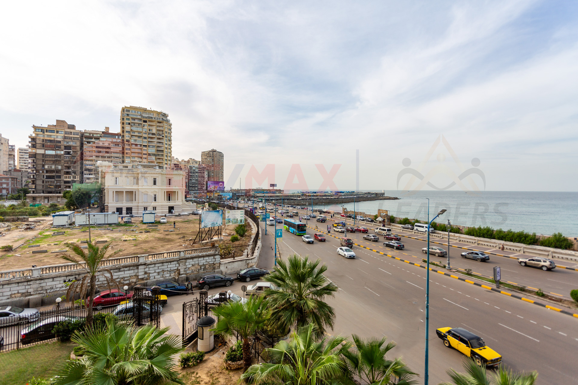 Apartment for sale 280 m Zizinia (directly on the sea)