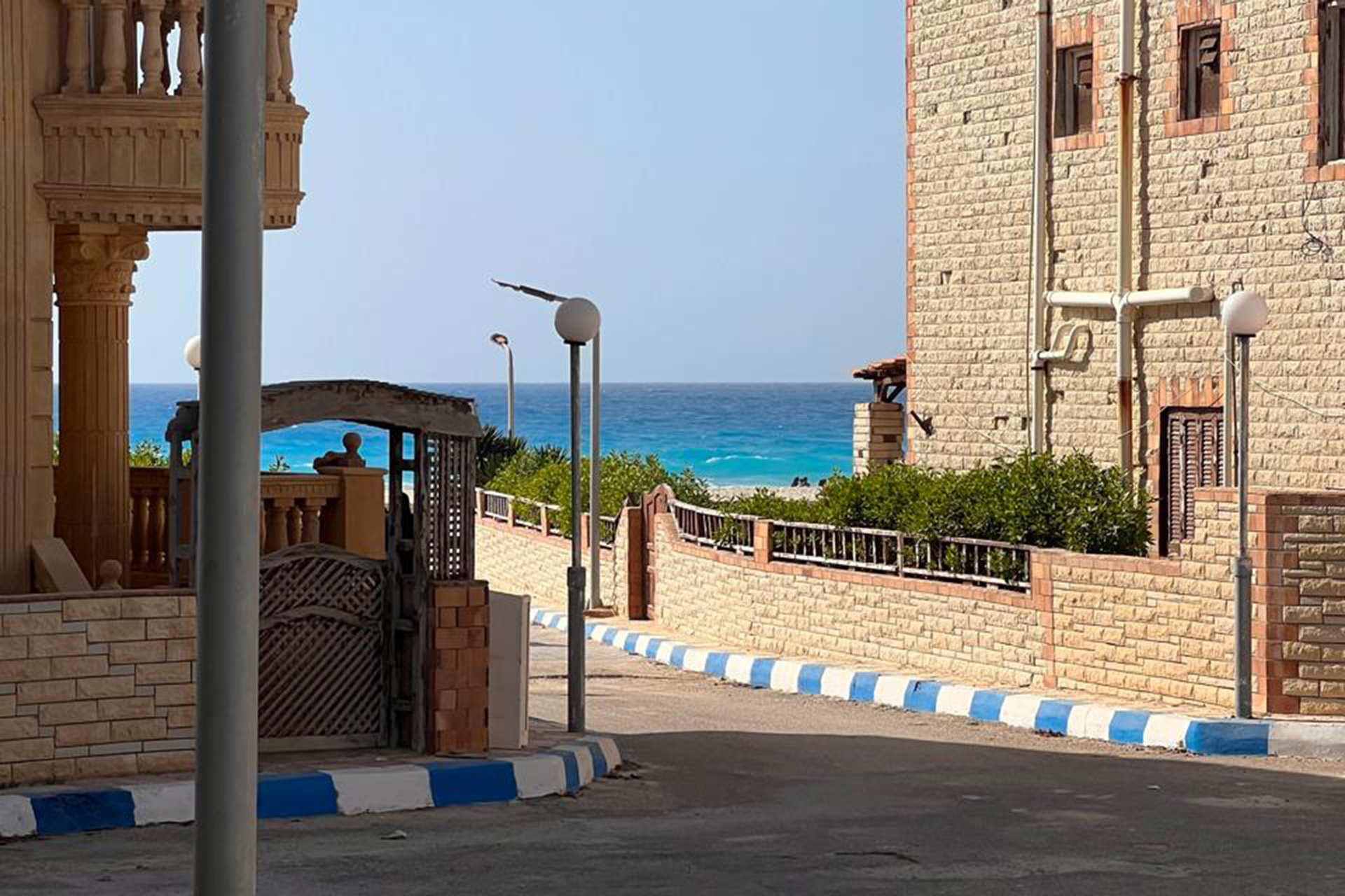 فيلا ستاند الون للبيع (هليو بيتش) 400 م