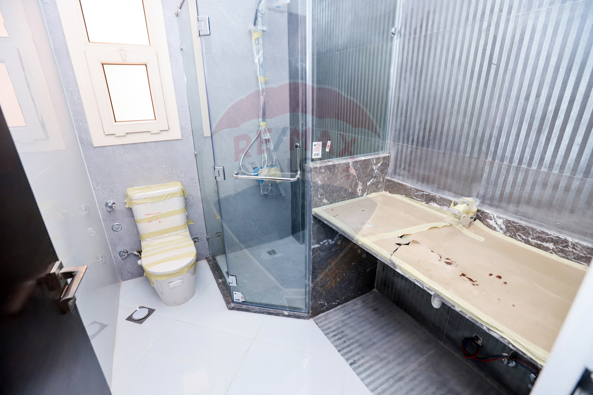 فيلا مستقلة للبيع 418 م بكينج مريوط (كومباوند جوار)