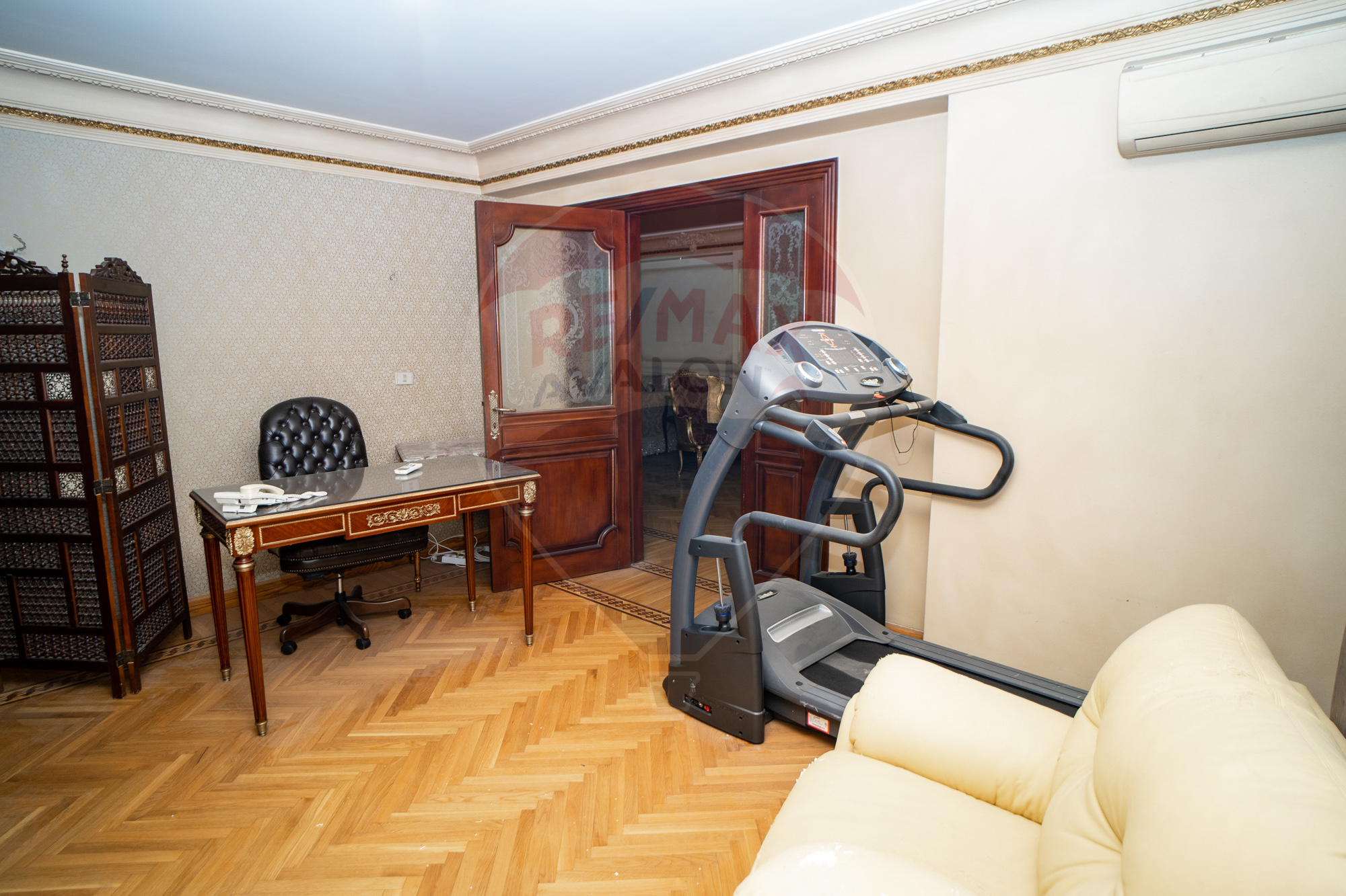 شقة للبيع 636م سموحة (ش البرت الاول - عمارات البارون)