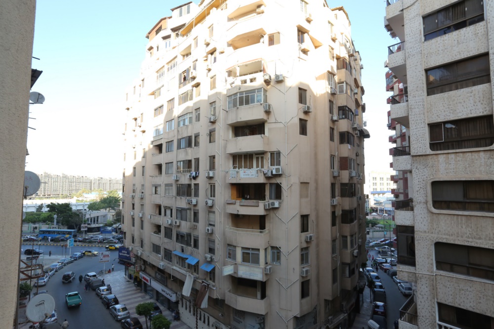 شقة مرخصة للبيع 165م سموحة - ش مصطفى كامل خطوات من نادي سموحة