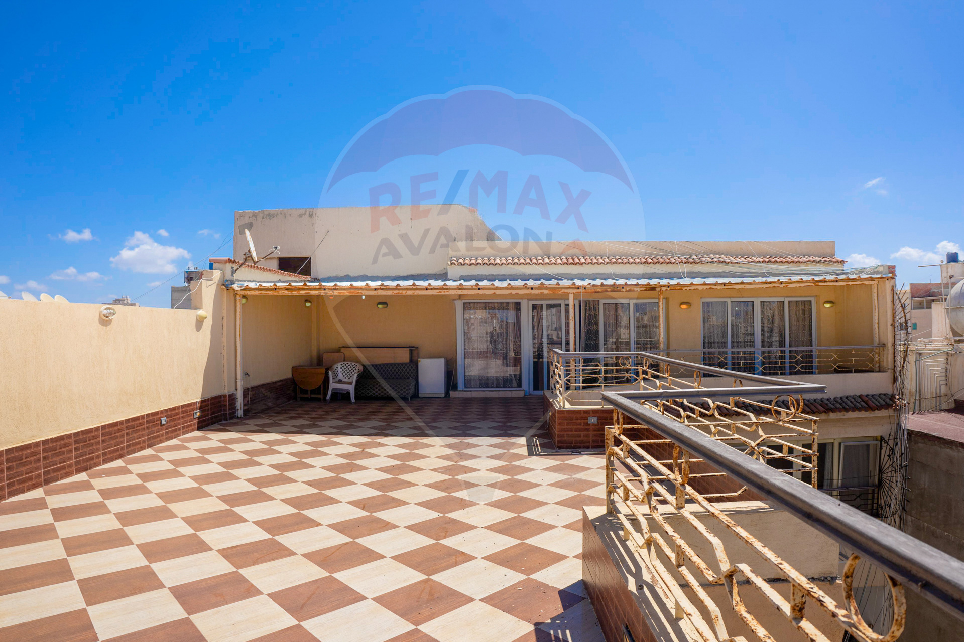 Apartment for sale 400 m Fleming (Al-Fath St. - directly on the tram)