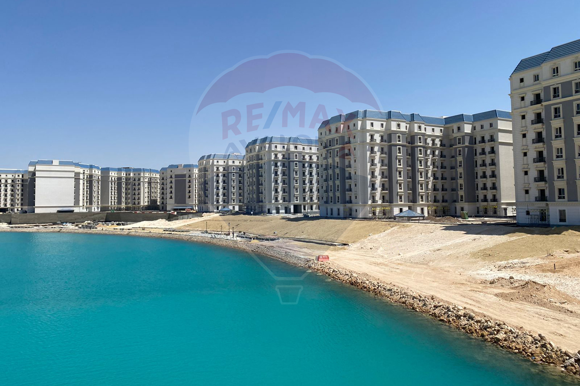 شالية للبيع العلمين (الحي اللاتيني) 90 م
