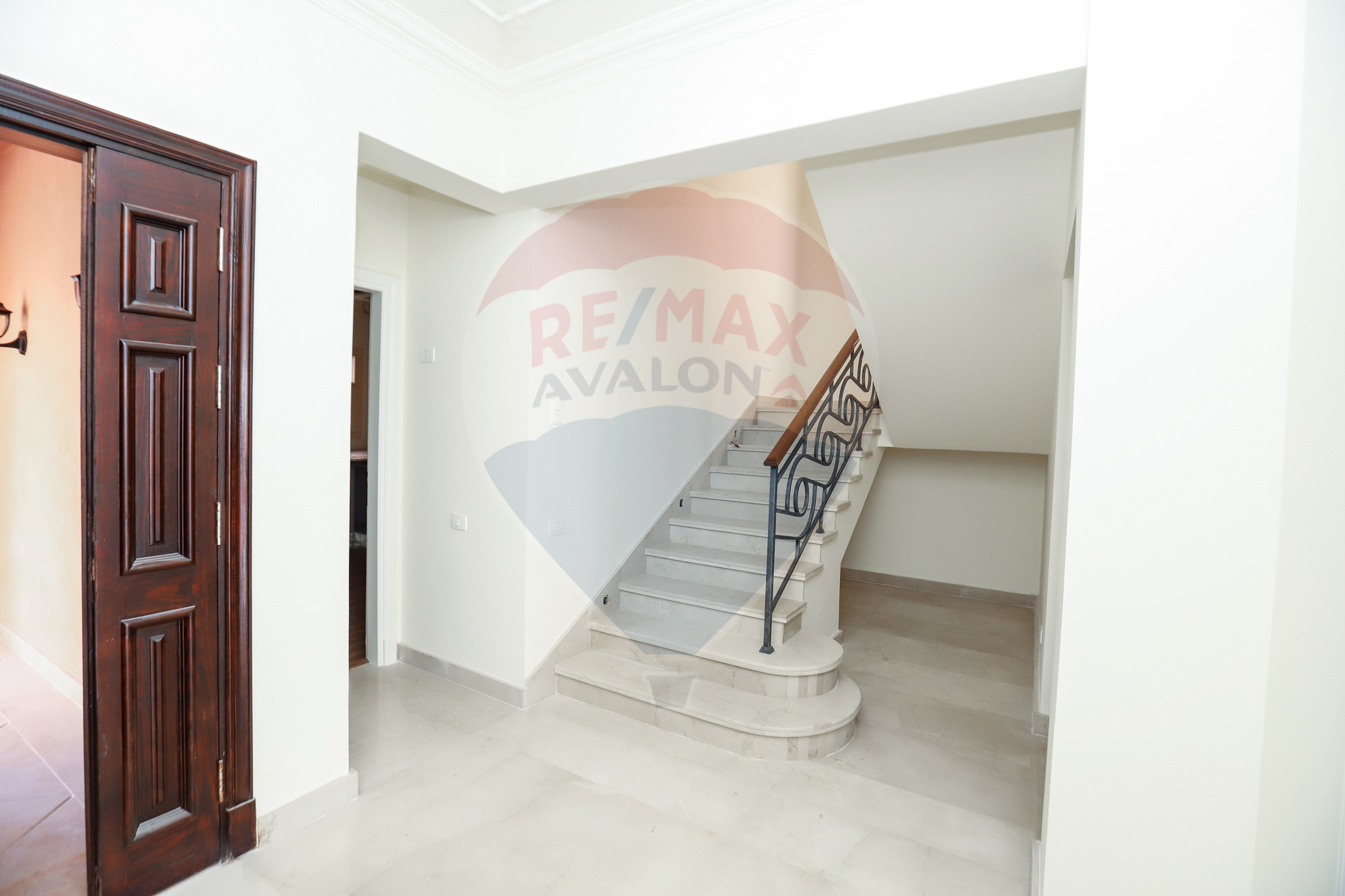 فيلا مستقلة للبيع 418 م بكينج مريوط (كومباوند جوار)