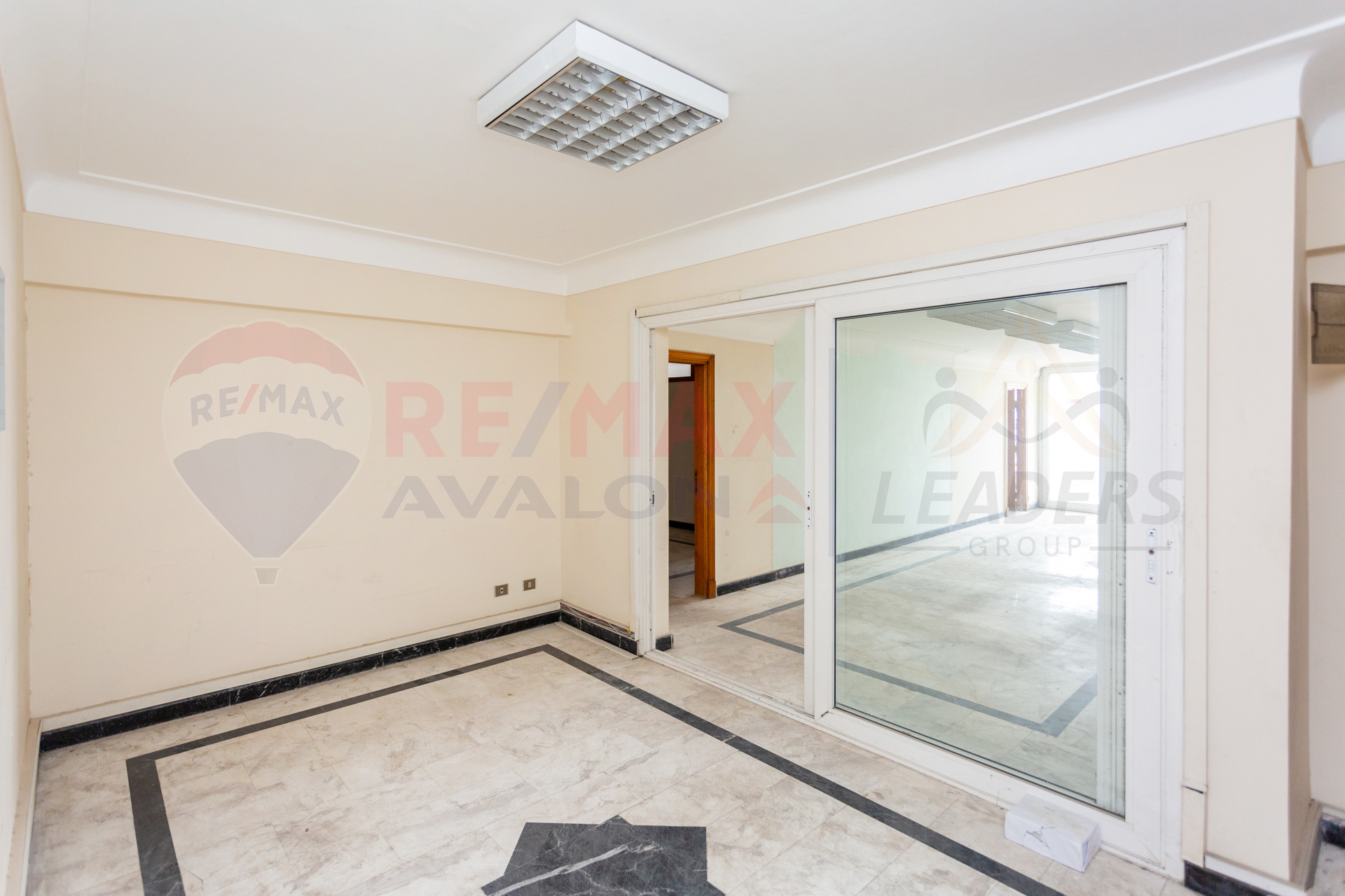 Apartment for sale 280 m Zizinia (directly on the sea)