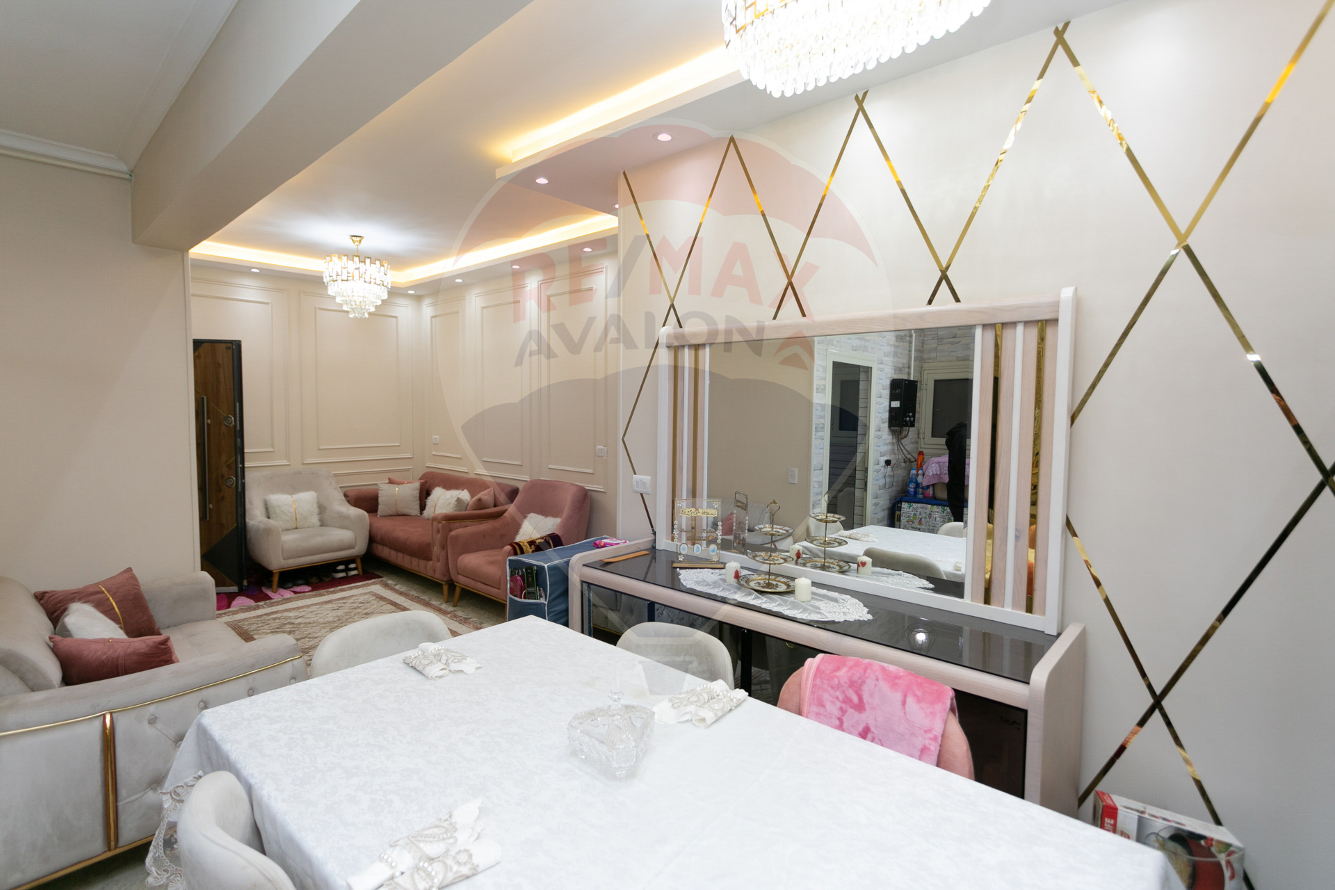 شقه للبيع 100 م ميامي ( ش صلاح الدين شعبان )