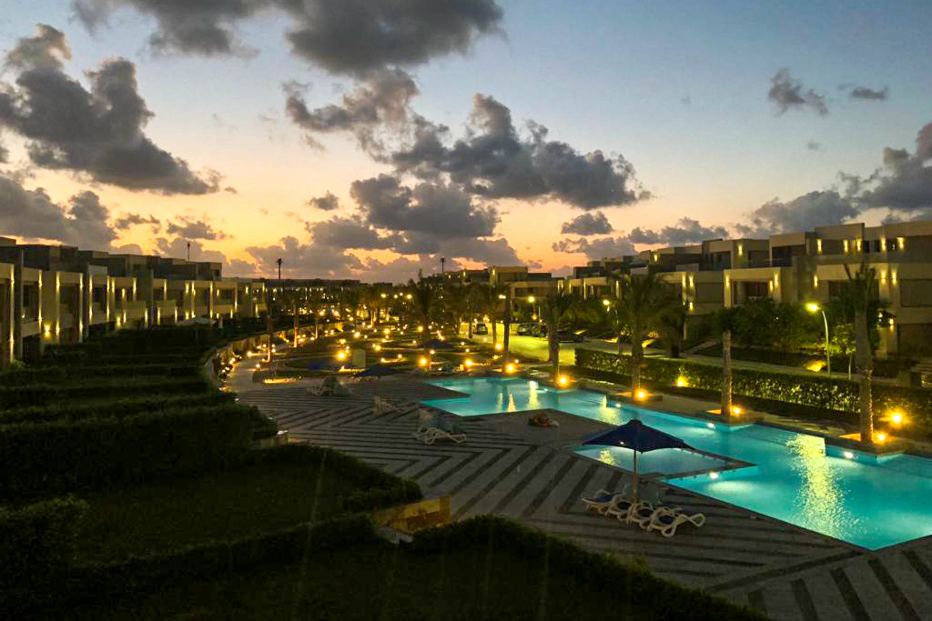 بنتهاوس للبيع (لافيستا كاسكادا - سيدي عبد الرحمن) 300 م