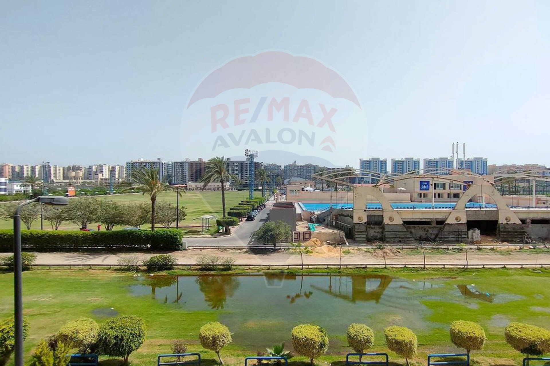 شقة للبيع 215 م سموحة (سوليك بيتك في النادي - عمارة براند)