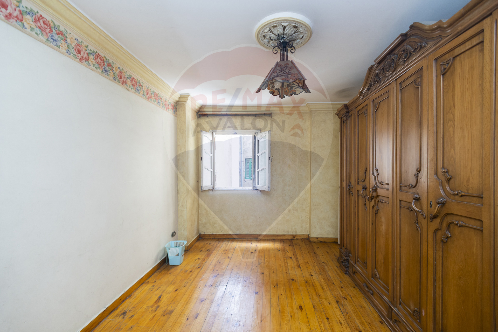 Apartment for sale 185 m Glim (Mahmoud Eldeib St. - Steps from the sea)