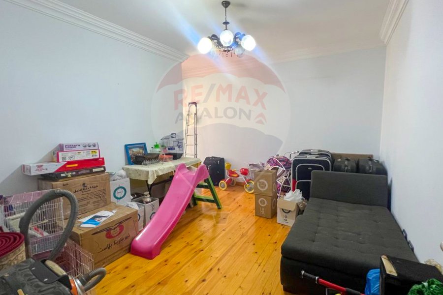 Apartment for sale 265 m Saba Pasha (steps from the tram)