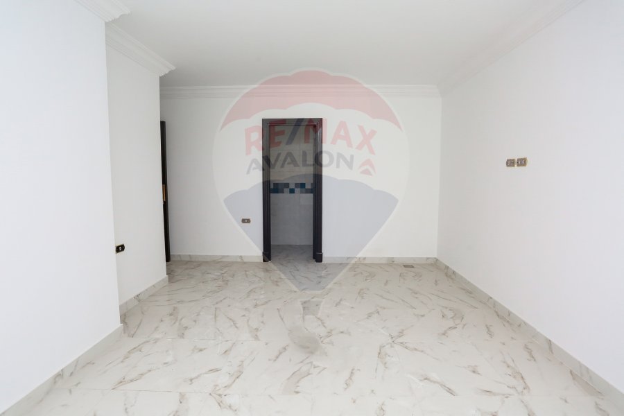 شقة اداري للايجار 125 م سموحة (ش بهاء الدين الغتوري)