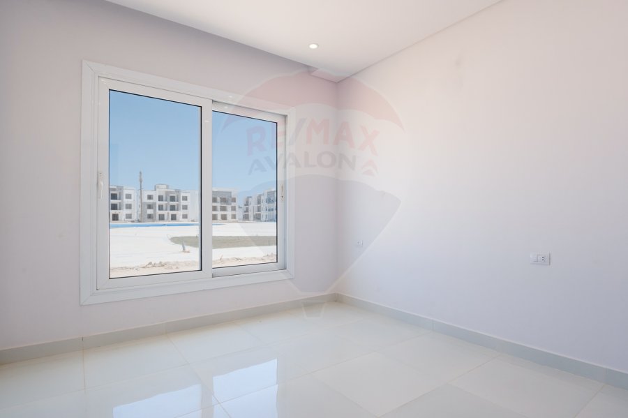 Chalet with roof for sale (Sea View - Ras El Hekma)