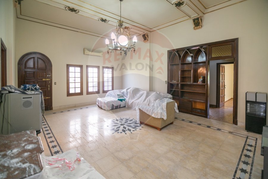 Villa for rent 800 m Kafr Abdo (steps from Abu Qir St.)