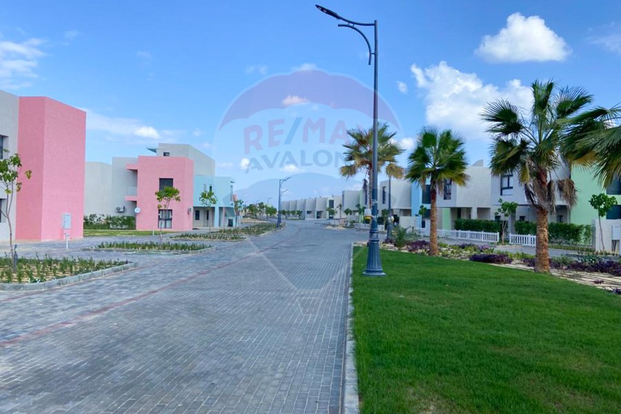 Chalet for sale (Plage Mountain View - Sidi Abdel Rahman) 140 m