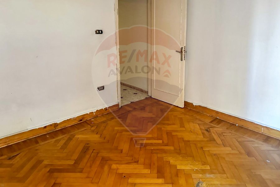 Apartment for sale in Smouha (Ismail Serry St.) 100 m