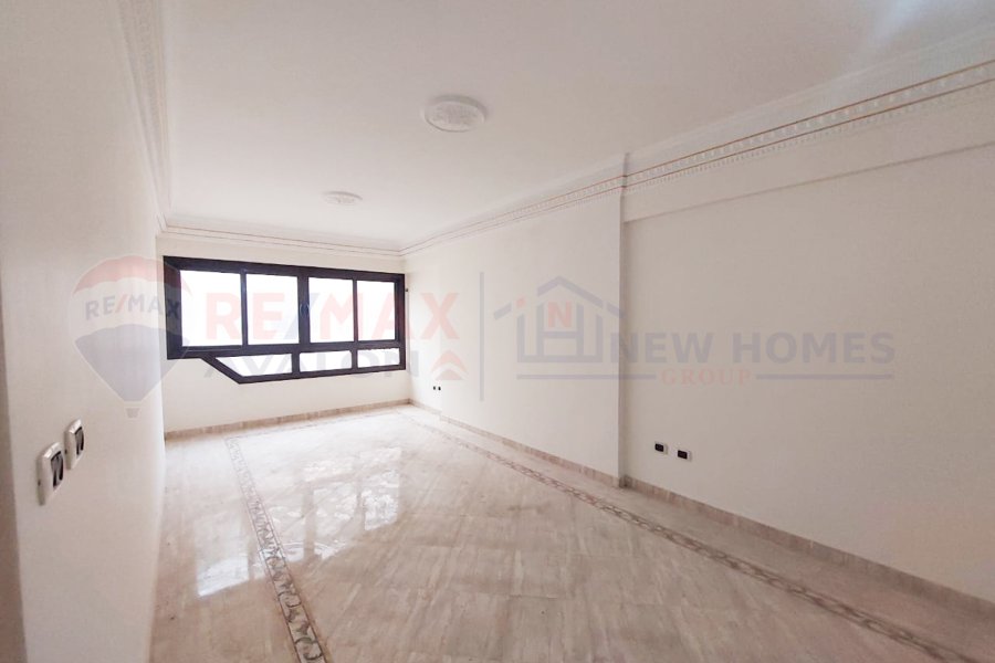 Apartment for sale 120 m Zizinia (Ibrahim Al-Attar St - steps from Abu Qir St)