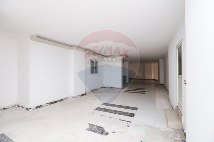 Commercial Shop + Mezzanine For rent 1800 m Victoria ( Ahmed Bin Hanbal St. )
