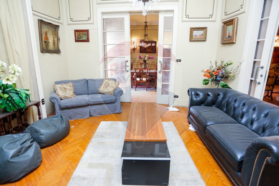 Apartment For Rent 370 m Latin District