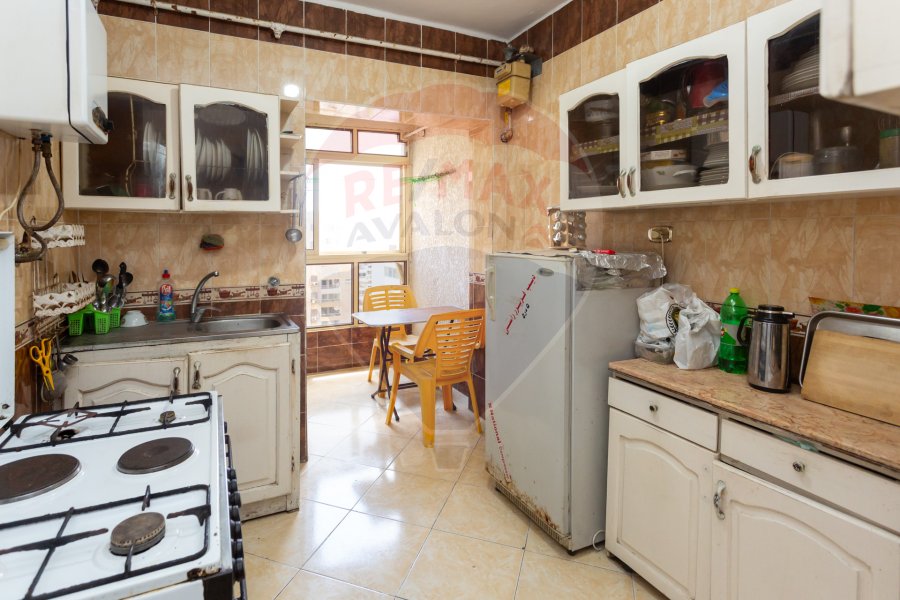 Apartment for sale 125 m Sidi Gaber (directly on the sea) - 3,500,000 EGP