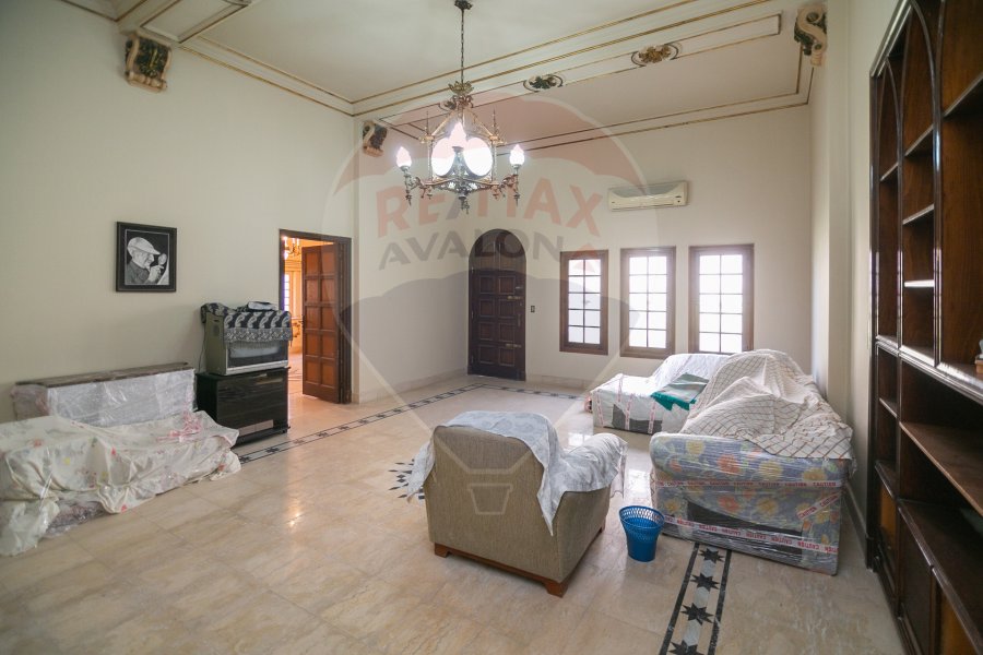 Villa for rent 800 m Kafr Abdo (steps from Abu Qir St.)