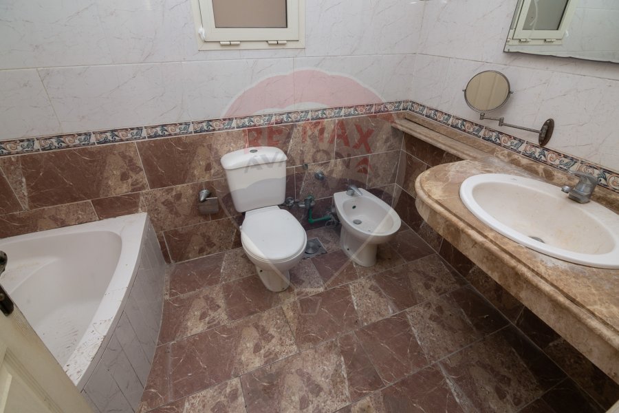 Apartment for sale 270 m Kafr Abdo (branching from Ismailia)