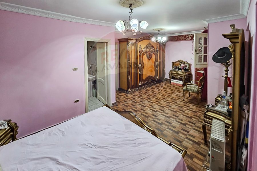 Apartment for sale 140 m Kafr Abdo (Sakina Bint Al Hussein St.)
