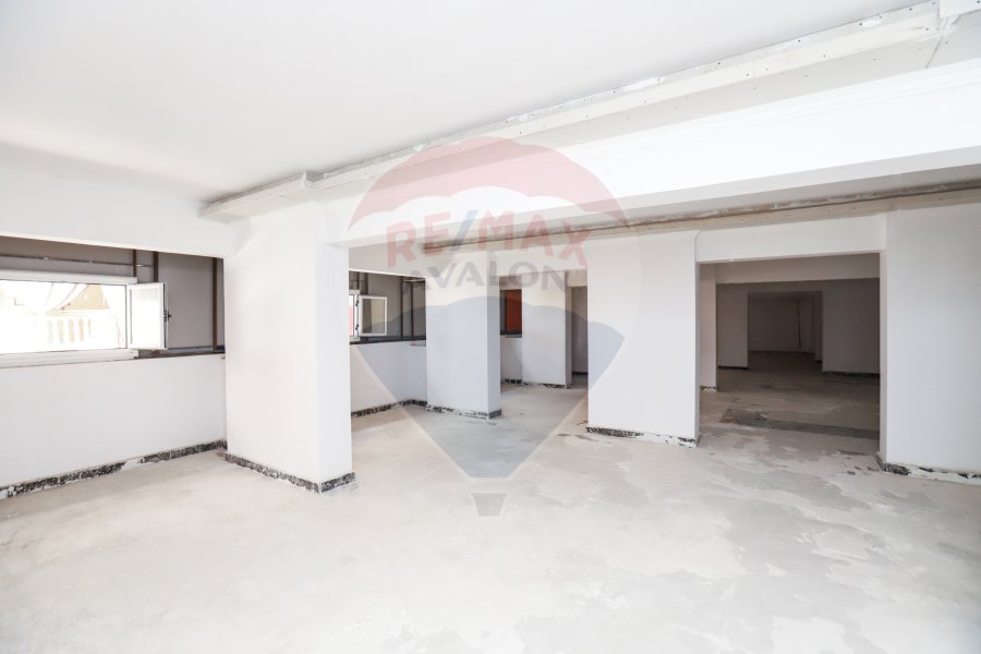 Commercial Shop + Mezzanine For rent 1800 m Victoria ( Ahmed Bin Hanbal St. )