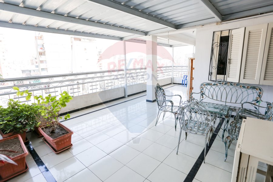 Apartment For Sale 235 m Gleem (Elezaa St.)