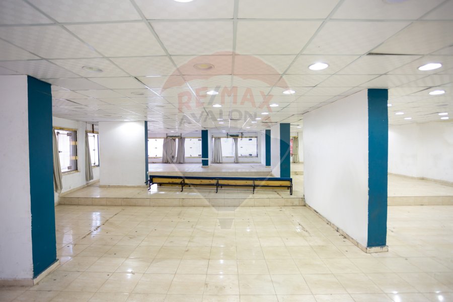Administrative headquarters for sale 600 m Raml Station
