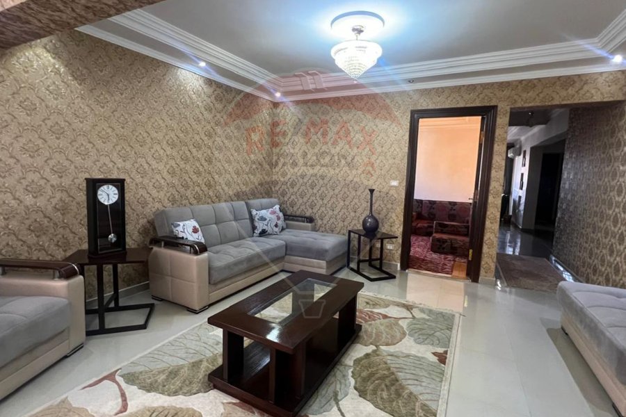 Apartment for sale 265 m Saba Pasha (steps from the tram)