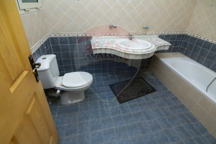 Apartment for sale 270 m Kafr Abdo (branching from Ismailia)